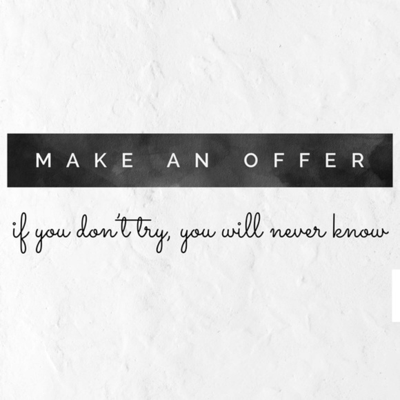 Kendall and Kylie Crochet Bell Sleeve Shirt Small - Picture 5 of 5